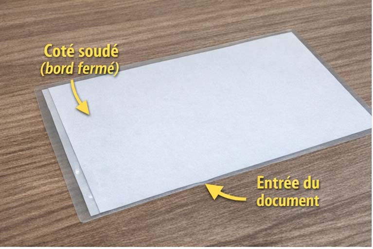 insérer la pochette du coté soudé dans la plastifieuse